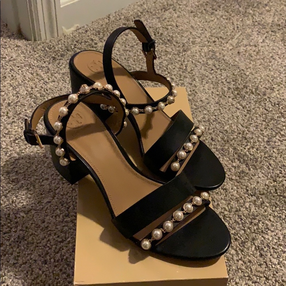 Shoe